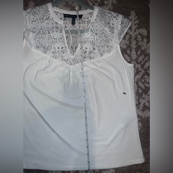 ⭐️White House Black Market⭐️ White Blouse, size Small⭐️ - Picture 11 of 12